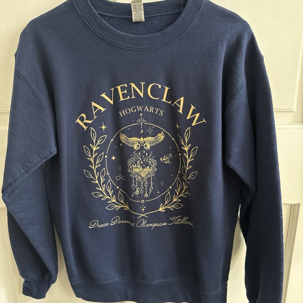 Gildan Navy Blue Ravenclaw Hogwarts Sweatshirt